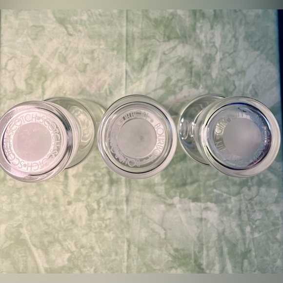 of 3 Vintage Spirits Glass Decanters - Picture 6 of 12